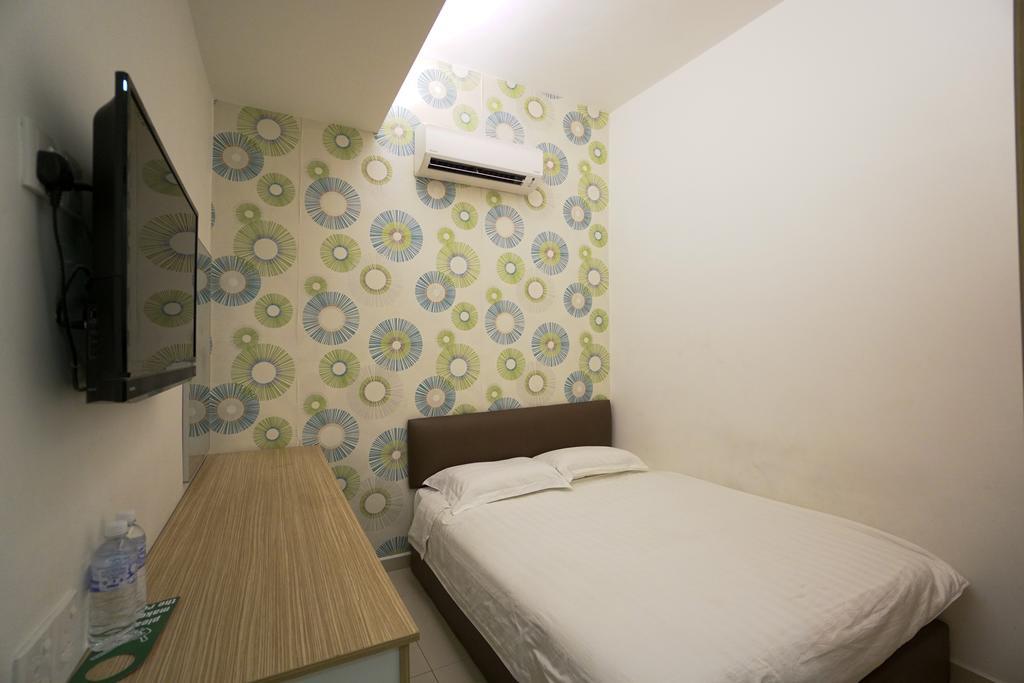 Crystal Garden Hotel - Seri Kembangan Exterior foto